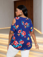 Load image into Gallery viewer, Plus Size Cold-Shoulder Round Neck Curved Hem Tee
